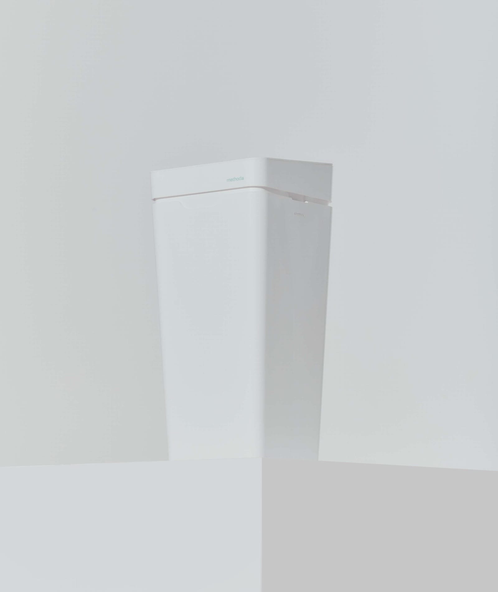 Mono 60L White